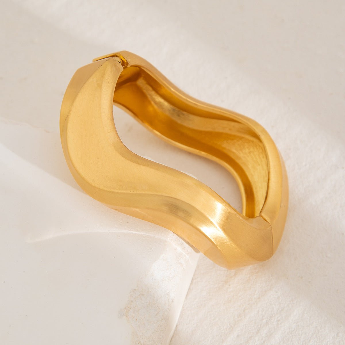 Chunky Gold Wave Cuff Bangles – Stackable Boho Statement Jewelry Set - HalleBeauty